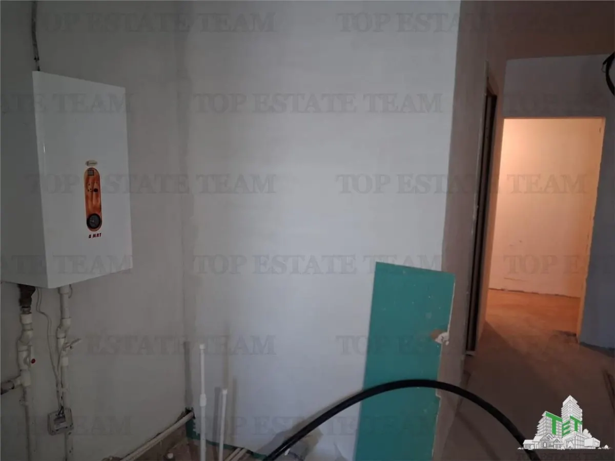 Casa de 5 Dormitorios con Anexo en Giulesti-Sarbi-Sabareni, Precio Recientemente Reducido - foto 4