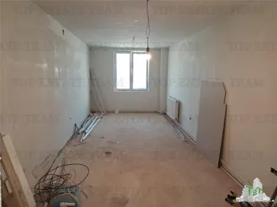 Casa de 5 Dormitorios con Anexo en Giulesti-Sarbi-Sabareni, Precio Recientemente Reducido - foto 5