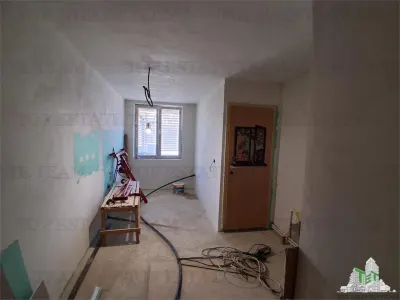 Casa de 5 Dormitorios con Anexo en Giulesti-Sarbi-Sabareni, Precio Recientemente Reducido - foto 7