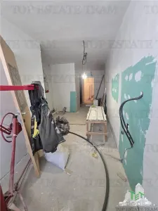 Casa de 5 Dormitorios con Anexo en Giulesti-Sarbi-Sabareni, Precio Recientemente Reducido - foto 9