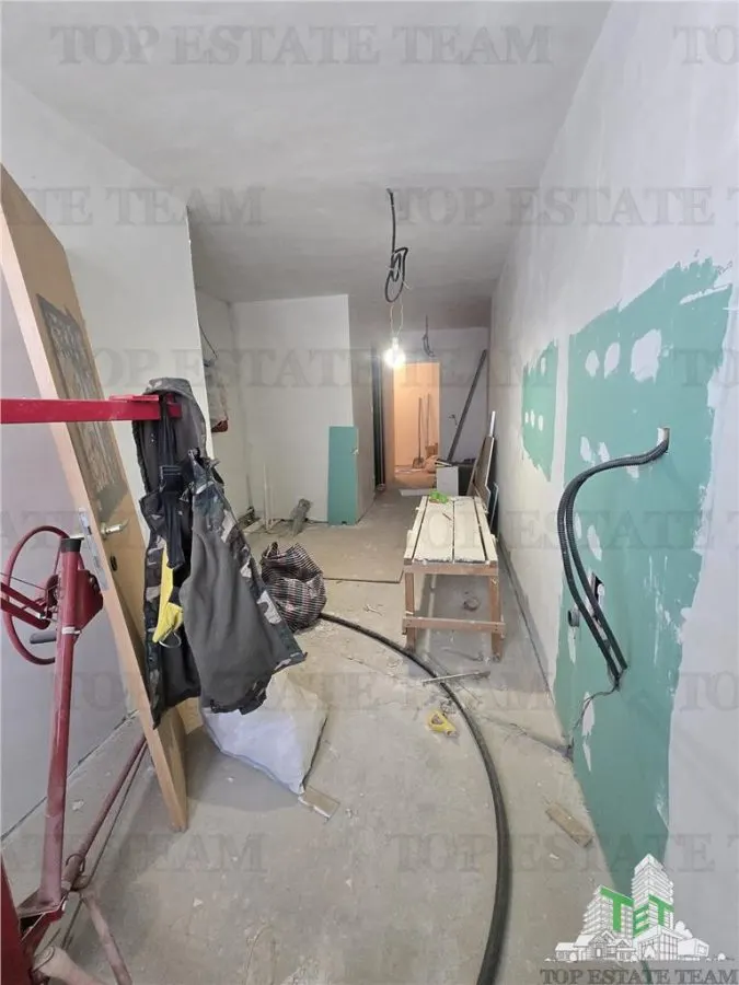 Casa de 5 Dormitorios con Anexo en Giulesti-Sarbi-Sabareni, Precio Recientemente Reducido - foto 9