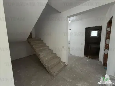 Villa Unifamiliar P+1+Buhardilla | 128 m² | 500 m² Jardín | Ciorogarla - foto 5