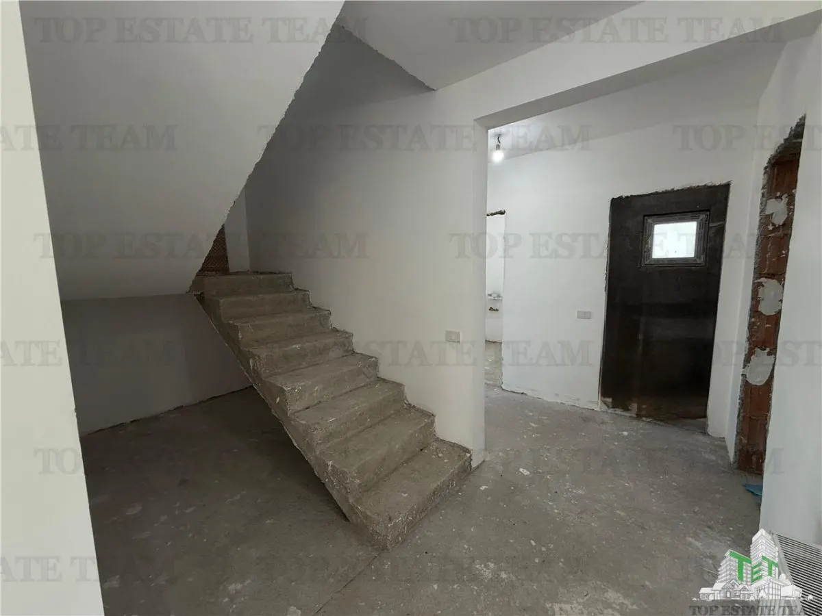 Villa Unifamiliar P+1+Buhardilla | 128 m² | 500 m² Jardín | Ciorogarla - foto 5