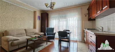 Apartamento de Tres Dormitorios Otopeni - Central - foto 3