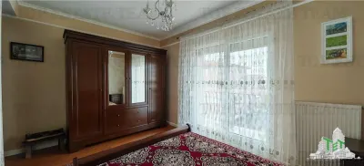 Apartamento de Tres Dormitorios Otopeni - Central - foto 6