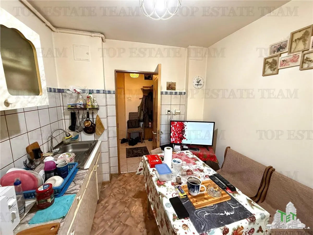 Apartment with 3 bedrooms for sale 64.25 sqm in Bucuresti, Rahova area - foto 4