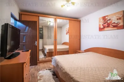 Apartment with 3 bedrooms for sale 59.9 sqm in Bucuresti - foto 4