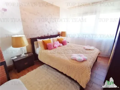Spacious Two-Building House, 1600 sqm Plot with Direct A3/A7 Access, Adjacent Snagov - foto 2