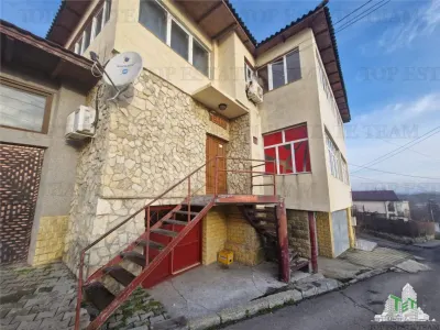 Exceptional Villa for Sale with Residential and Commercial Use, Medgidia, Constanța - Medgidia