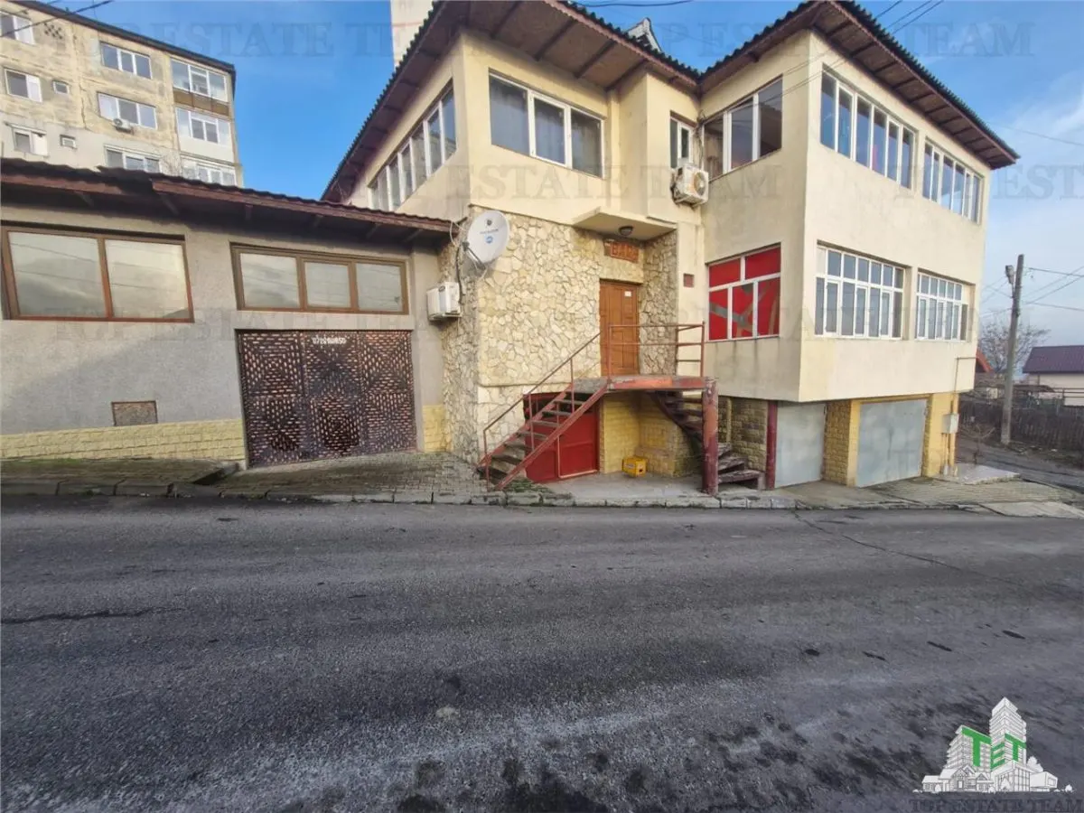 House / villa for sale 430 sqm in Medgidia, Central area - foto 2
