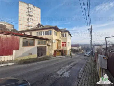 House / villa for sale 430 sqm in Medgidia, Central area - foto 5