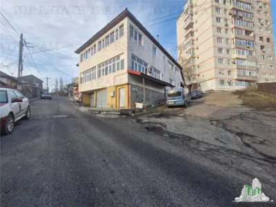 House / villa for sale 430 sqm in Medgidia, Central area - foto 6