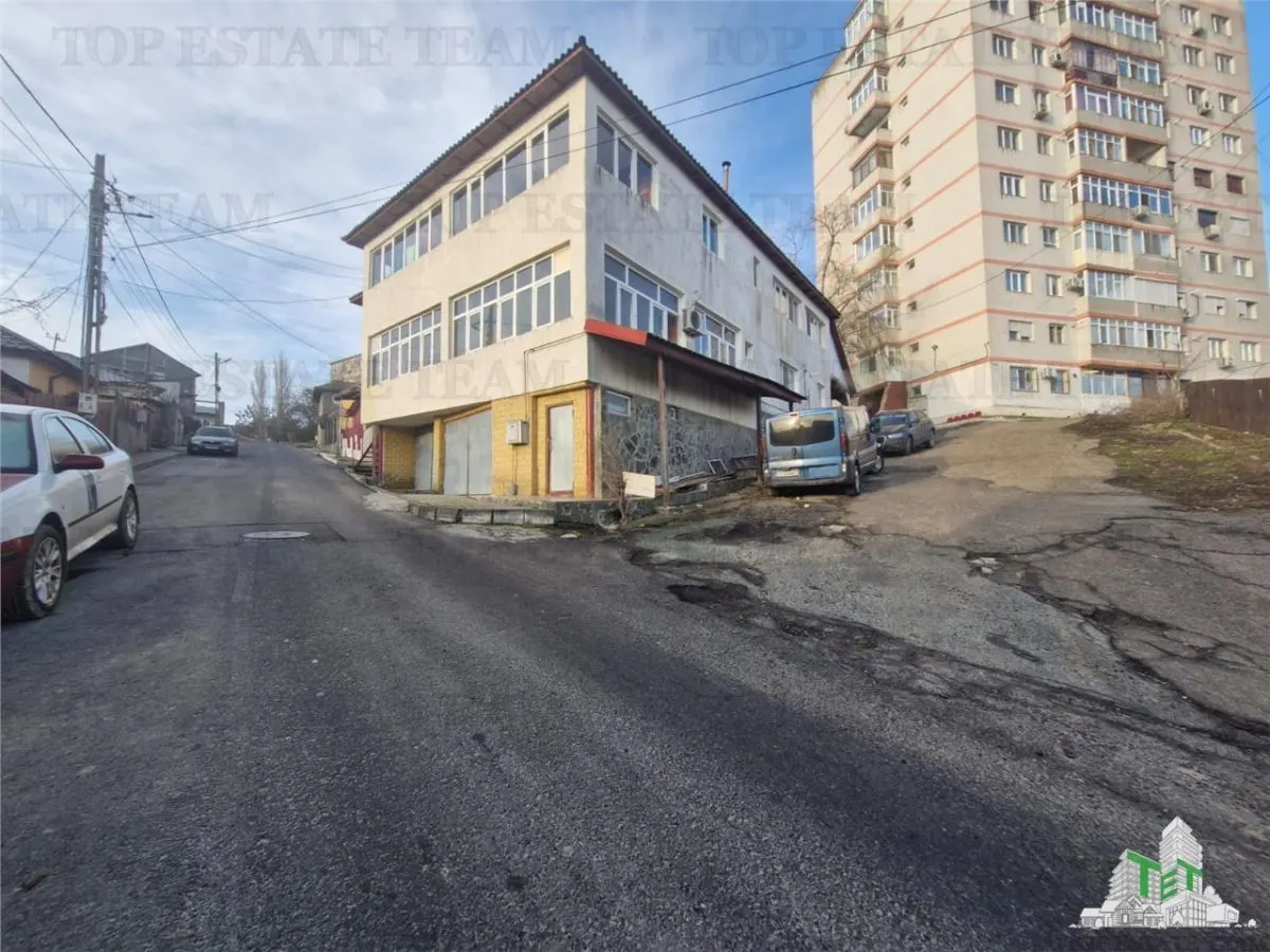 House / villa for sale 430 sqm in Medgidia, Central area - foto 6