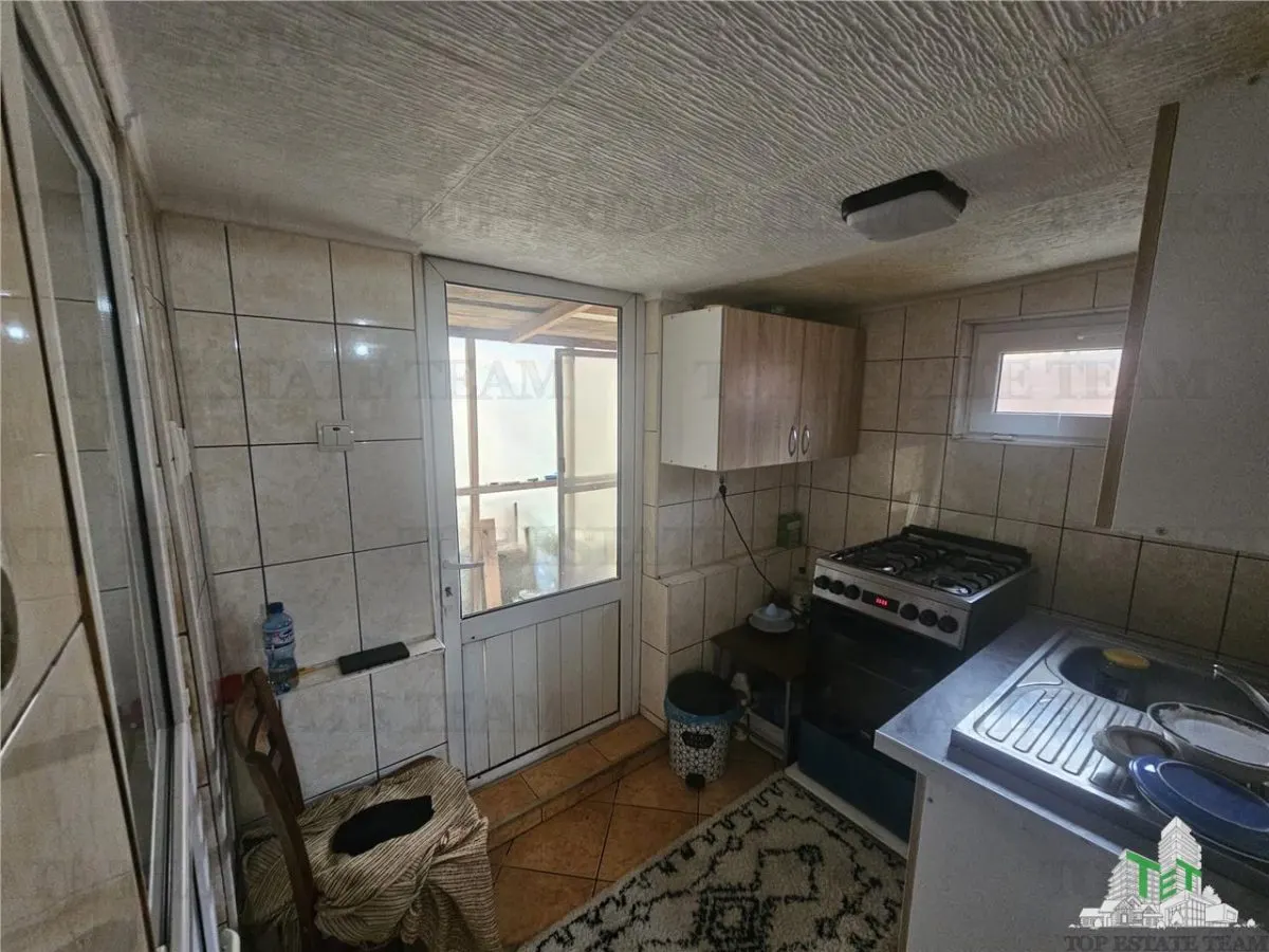 Casa Individual de 3 Dormitorios, Patio Libre de 225 m², Zona Piața Reșița - foto 9