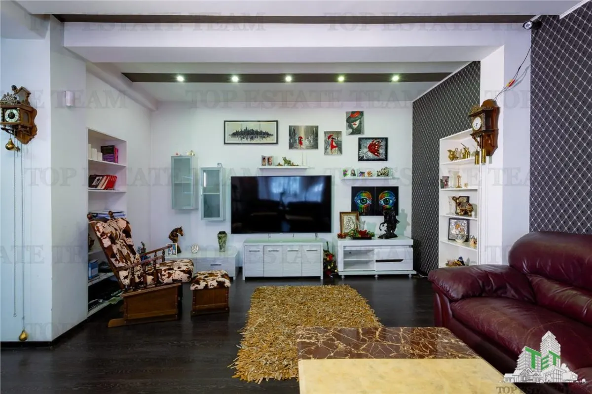 Elegant Villa – Braila – Central Location – For Sale - foto 2
