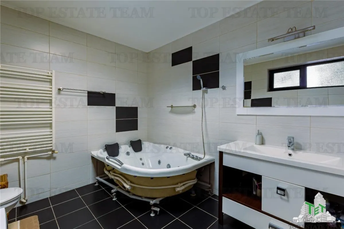 Elegant Villa – Braila – Central Location – For Sale - foto 22