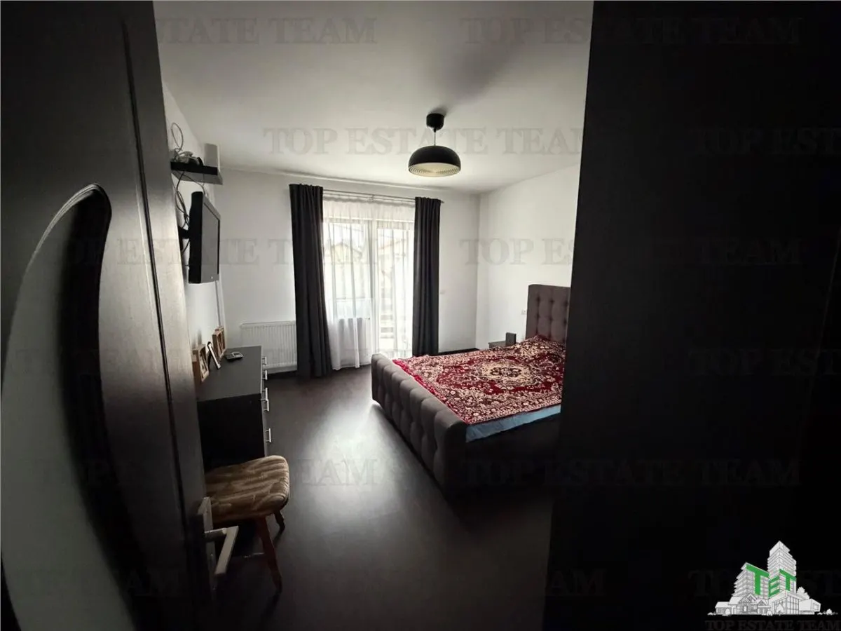 Villa de Cuatro Dormitorios Amueblada con Todas las Utilidades en Ciorogarla - foto 20