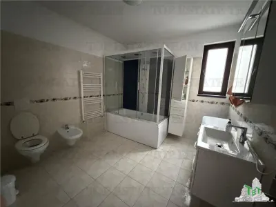 Villa de Cuatro Dormitorios Amueblada con Todas las Utilidades en Ciorogarla - foto 21