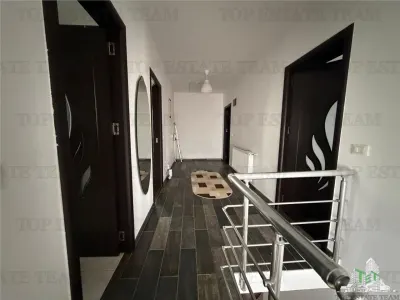 Villa de Cuatro Dormitorios Amueblada con Todas las Utilidades en Ciorogarla - foto 22