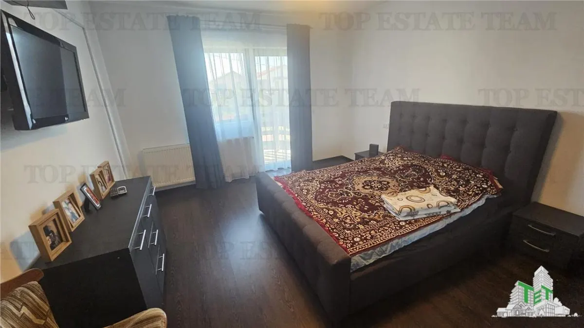 Villa de Cuatro Dormitorios Amueblada con Todas las Utilidades en Ciorogarla - foto 8