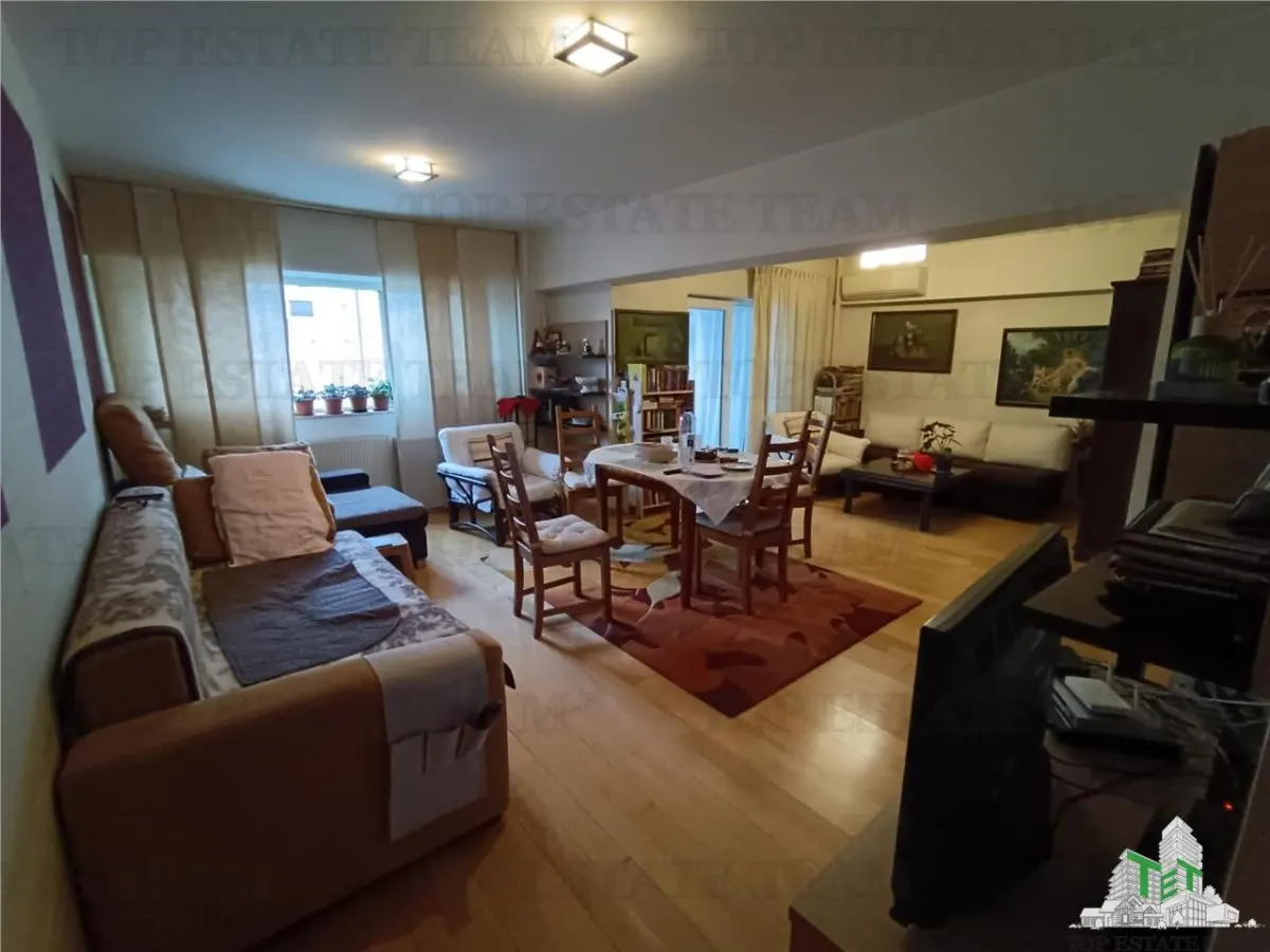 Appartement 3 Chambres à Vendre, Piața Victoriei–Titulescu, Bucarest - foto 1
