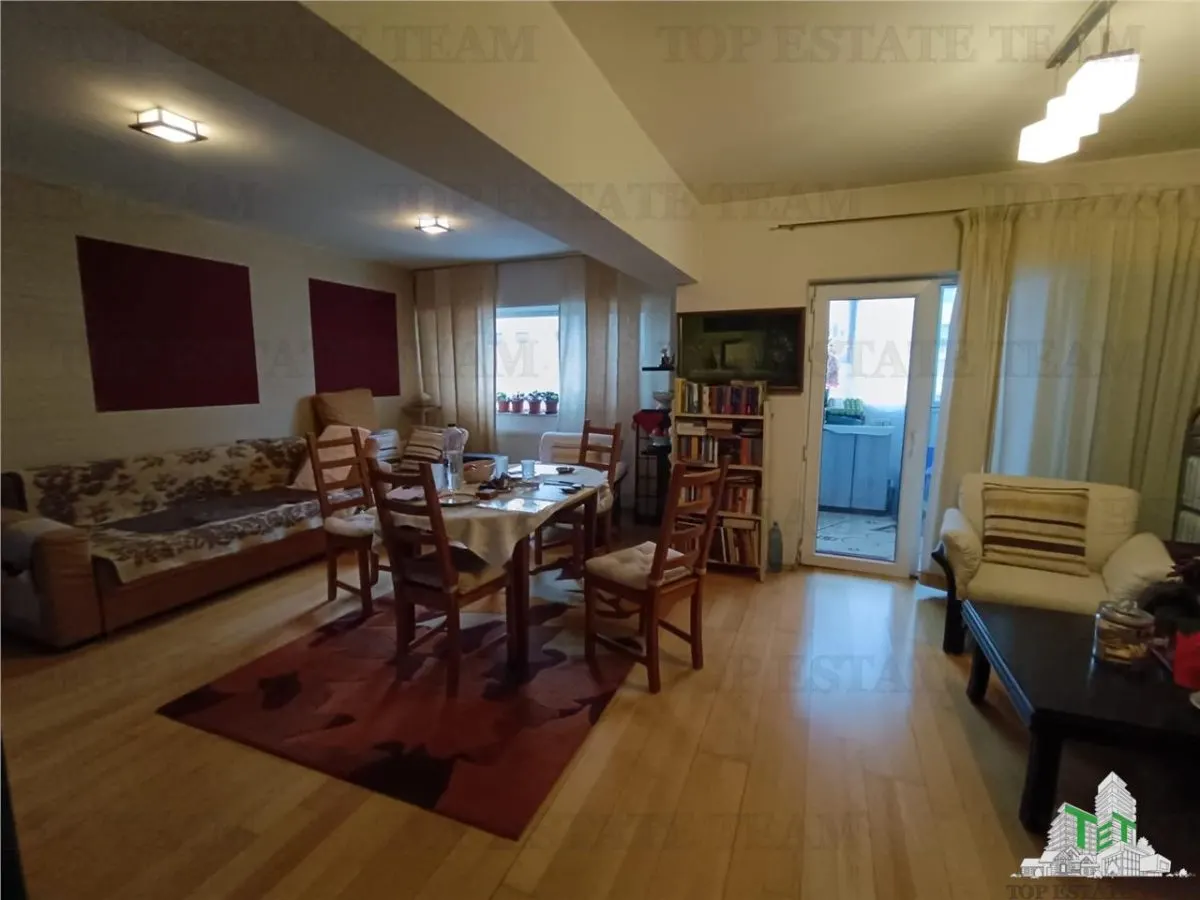 Appartement 3 Chambres à Vendre, Piața Victoriei–Titulescu, Bucarest - foto 2