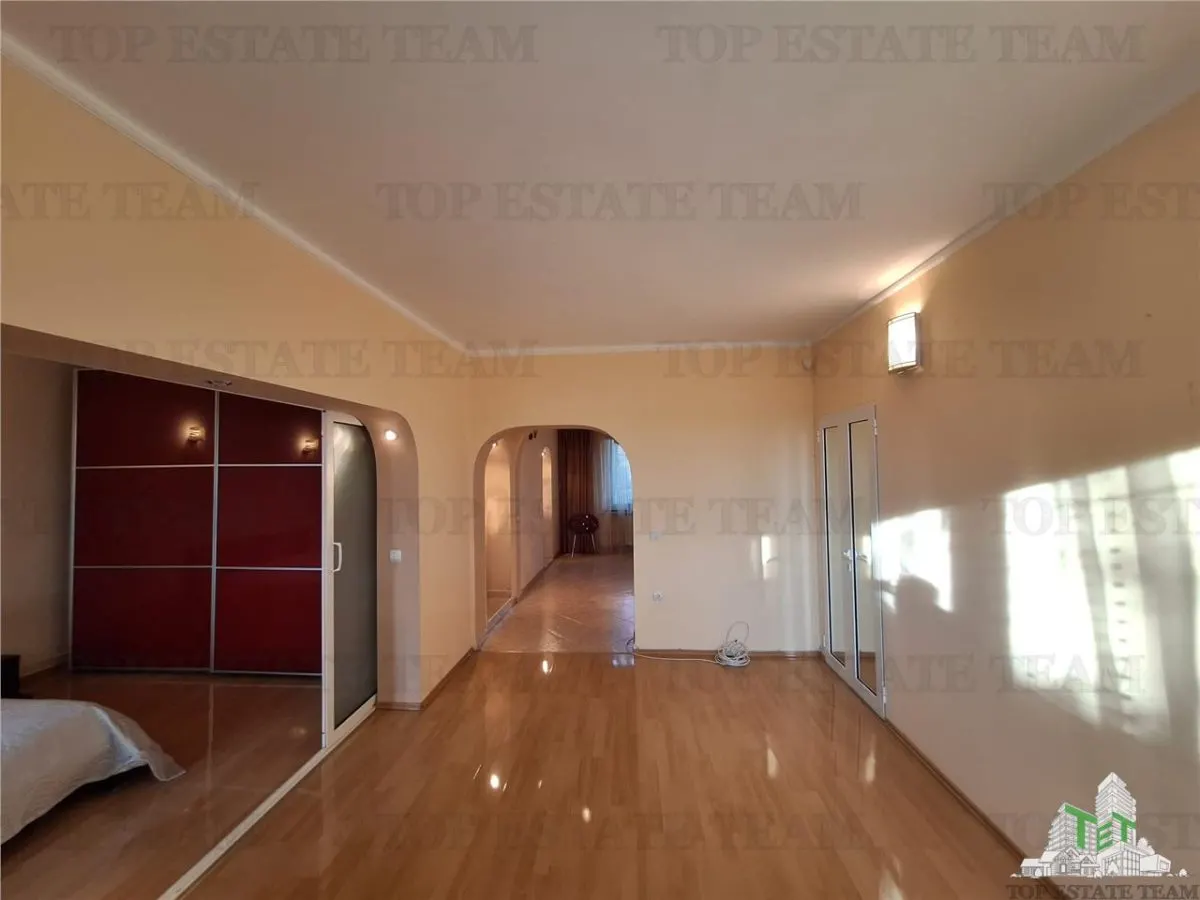 3-Bedroom Apartment, Central Braila – Sale - foto 2