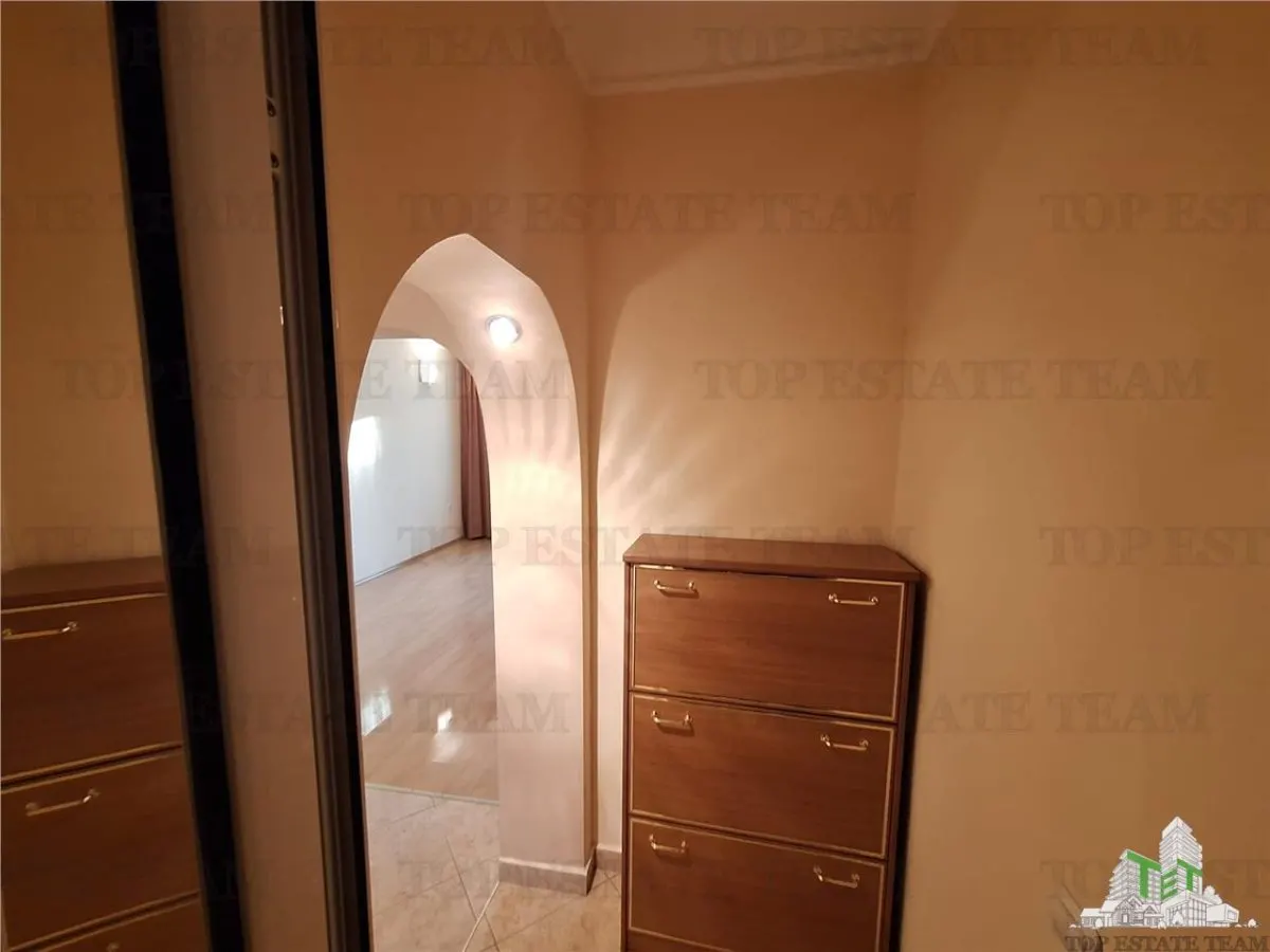 3-Bedroom Apartment, Central Braila – Sale - foto 8