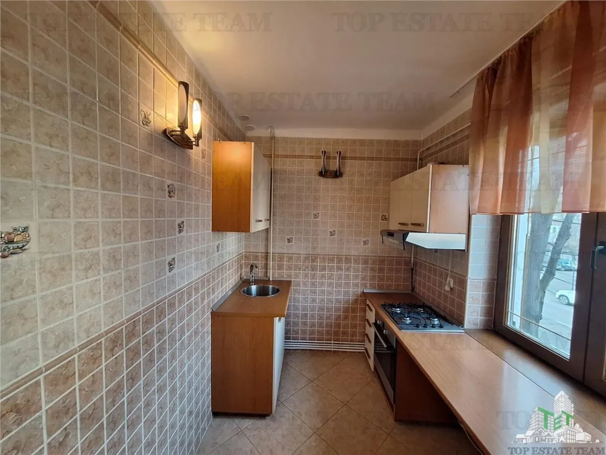 3-Bedroom Apartment, Central Braila – Sale - foto 9