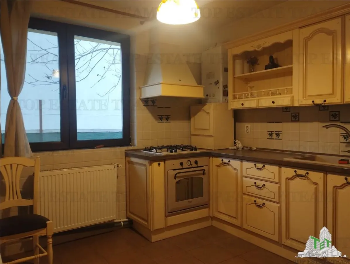 Charming 4-Bedroom Villa, Peaceful Residential Area, Popești Leordeni - foto 1