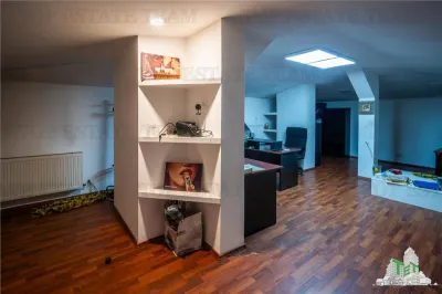 Propiedad Piata Unirii – Solar 1.268 m² con Dos Construcciones - foto 12