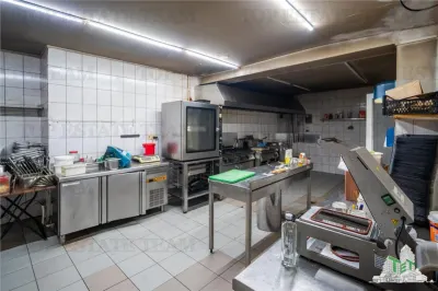Propiedad Piata Unirii – Solar 1.268 m² con Dos Construcciones - foto 14