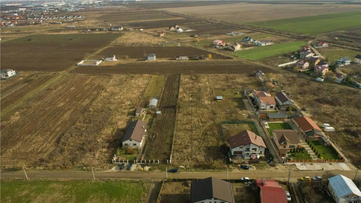 Terreno de 2.450 m² en Venta en Ciorogarla | 15 Minutos de Bucarest - foto 2