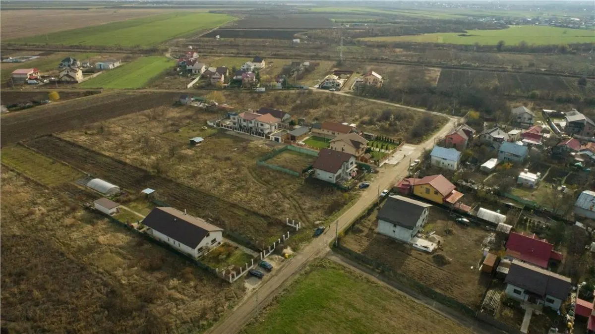 Terreno de 2.450 m² en Venta en Ciorogarla | 15 Minutos de Bucarest - foto 4
