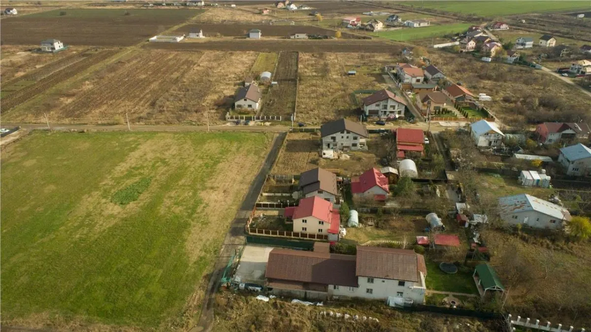 Terreno de 2.450 m² en Venta en Ciorogarla | 15 Minutos de Bucarest - foto 5