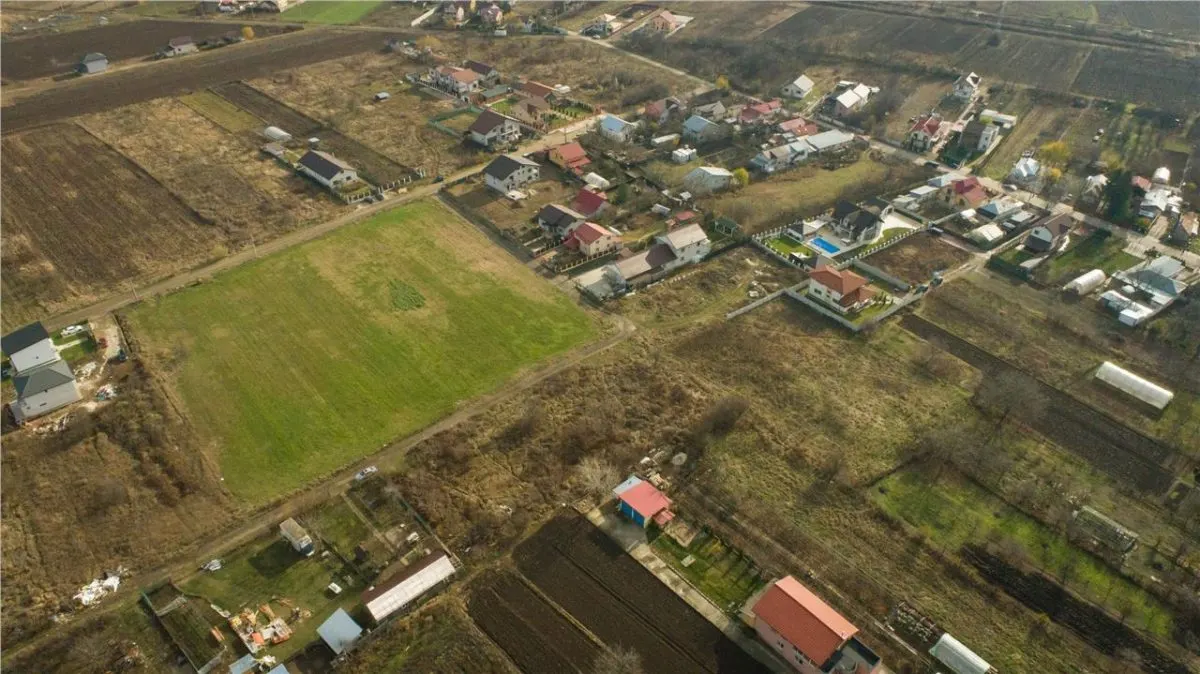 Terreno de 2.450 m² en Venta en Ciorogarla | 15 Minutos de Bucarest - foto 6