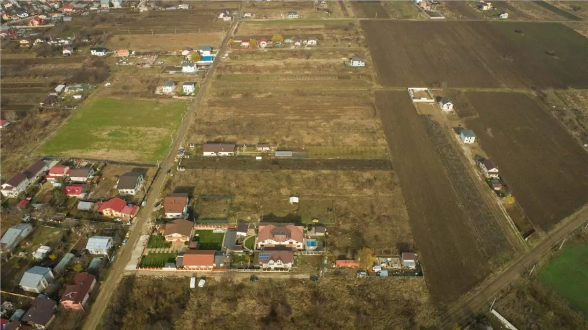 Terreno de 2.450 m² en Venta en Ciorogarla | 15 Minutos de Bucarest - foto 8