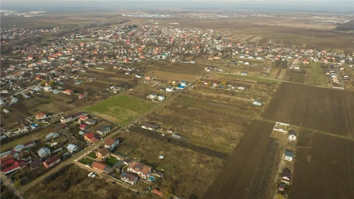 Terreno de 2.450 m² en Venta en Ciorogarla | 15 Minutos de Bucarest - foto 9
