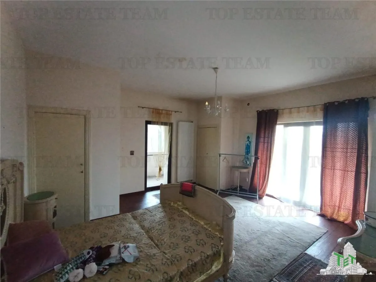 Outstanding Investment Opportunity: Historic Interwar Estate with Villa - foto 17