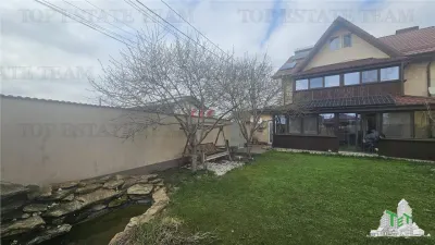 Villa de 274 m² con Paneles Solares y Garaje en Ciorogarla - foto 4