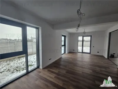 Villa Premium con Paneles Fotovoltaicos a 15 Minutos de la Capital - foto 2