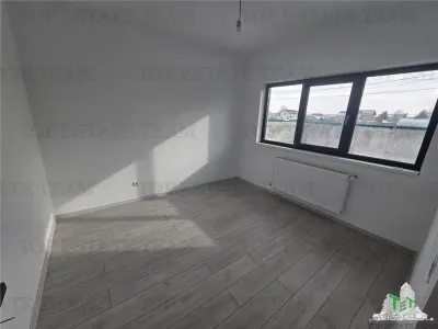 Casa de Planta Baja con Parcela de 450m², a 15 Minutos de Bucarest - foto 3