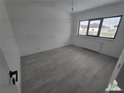 Casa de Planta Baja con Parcela de 450m², a 15 Minutos de Bucarest - foto 6