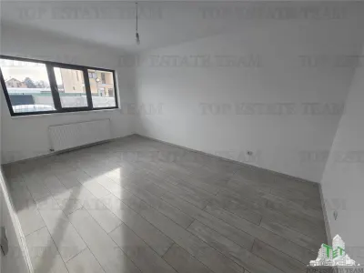 Casa de Planta Baja con Parcela de 450m², a 15 Minutos de Bucarest - foto 7