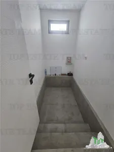 Casa de Planta Baja con Parcela de 450m², a 15 Minutos de Bucarest - foto 8