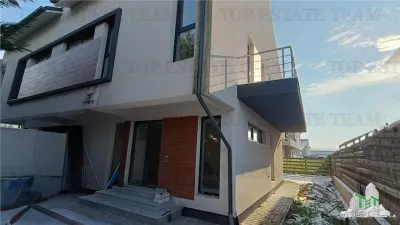 Casa Adosada en Venta con Pared Separada, Otopeni - foto 2