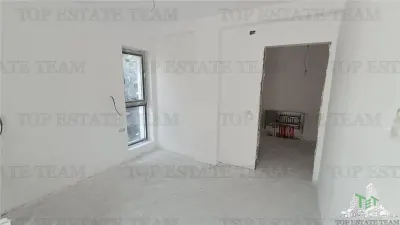 Casa Adosada en Venta con Pared Separada, Otopeni - foto 13