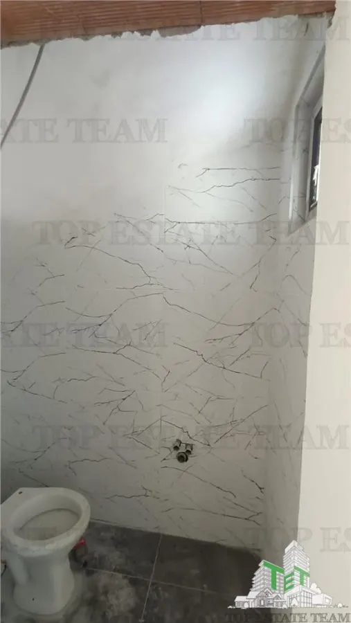 Casa Adosada en Venta con Pared Separada, Otopeni - foto 7