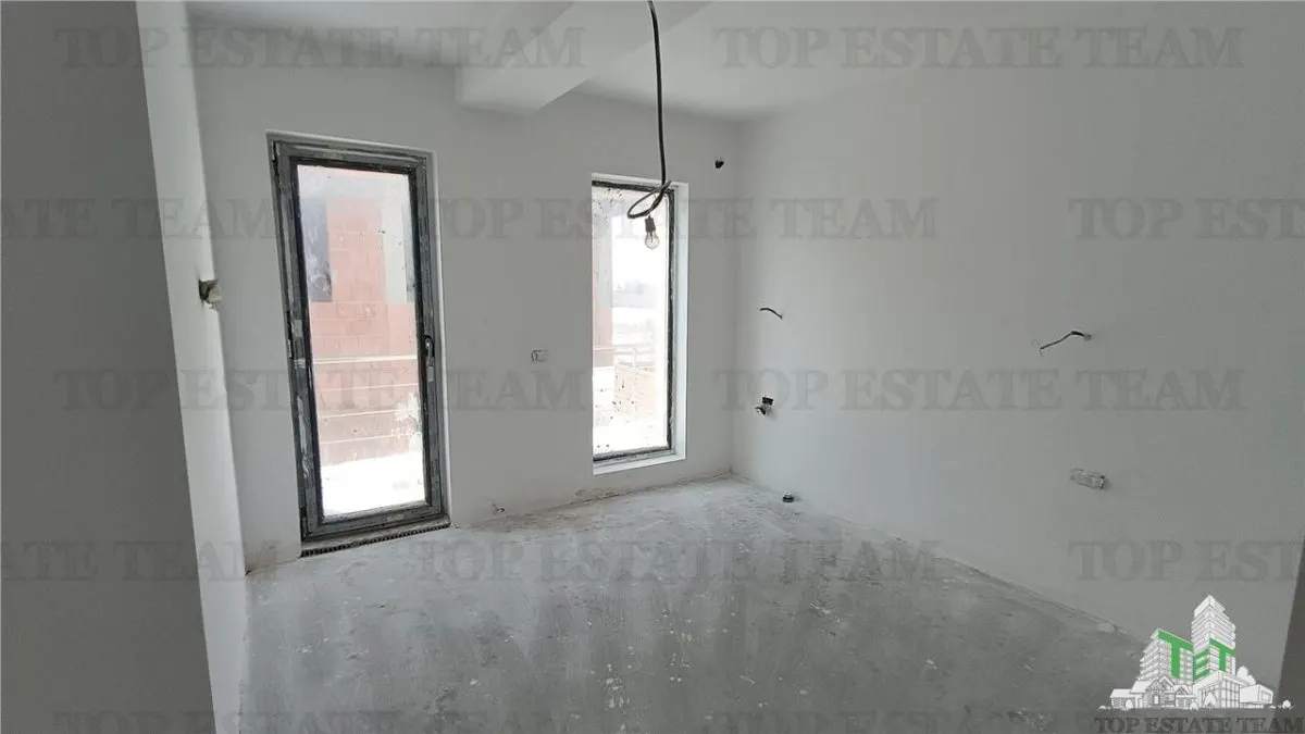 Casa Adosada en Venta con Pared Separada, Otopeni - foto 10