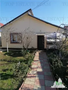Casa Espaciosa de 4 Dormitorios con Hermoso Jardín cerca de Bucuresti, Glina - Glina